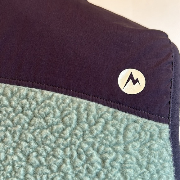 Marmot Wiley Vest in Sea fog- Nightshade Color  Women’s Size Smalll - Picture 7 of 14